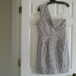 BCBG MaxAria one shoulder dress black/white 10